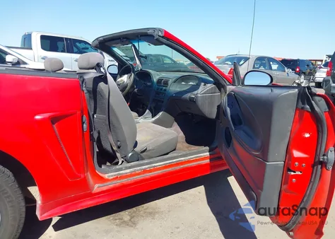 2000 Ford Mustang из США, поврежденный, VIN 1FAFP4449YF258607